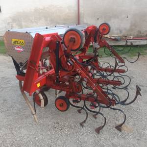 Kultivator 4 reda KUHN preklopni