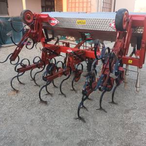 Kultivator 4 reda KUHN preklopni