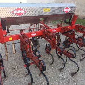 Kultivator 4 reda KUHN preklopni