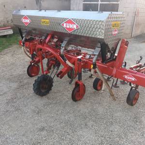 Kultivator 4 reda KUHN preklopni