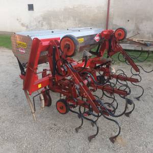 Kultivator 4 reda KUHN preklopni