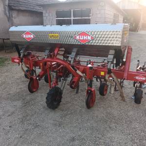 Kultivator 4 reda KUHN preklopni