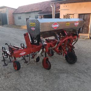 Kultivator 4 reda KUHN preklopni