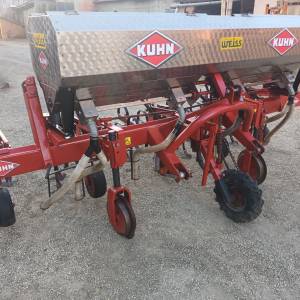 Kultivator 4 reda KUHN preklopni