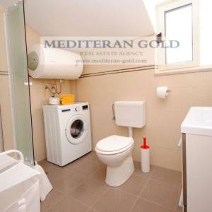 Marina, Vinišće,  samostojeća apartmanska kuća