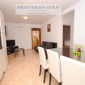 Marina, Vinišće,  samostojeća apartmanska kuća