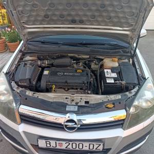 Opel Astra 1.6, benzin, karavan, automatik