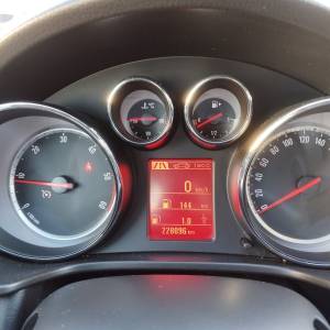 Opel insignia 2.0/ 2013.g