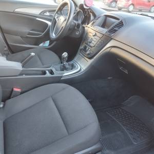 Opel insignia 2.0/ 2013.g