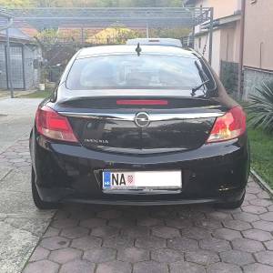 Opel insignia 2.0/ 2013.g