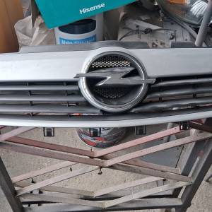 Opel zafira 05-07maska