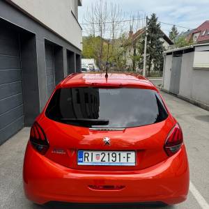 PEUGEOT 208 //109tkm//prvi vlasnik//HR auto//servisna knjiga/odličan/