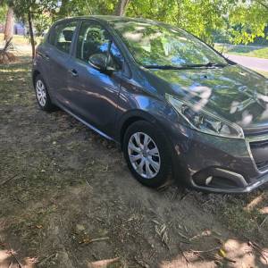 Peugeot 208, 2015., REG do 03/2026, 2 seta guma