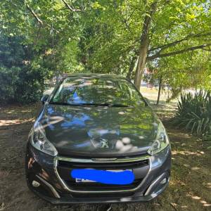 Peugeot 208, 2015., REG do 03/2026, 2 seta guma