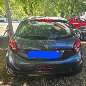 Peugeot 208, 2015., REG do 03/2026, 2 seta guma