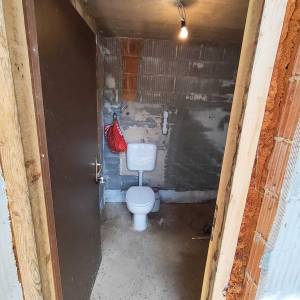 Prodaja zemljišta 1100 kvadrata