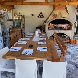 Prodaja zemljišta 1100 kvadrata