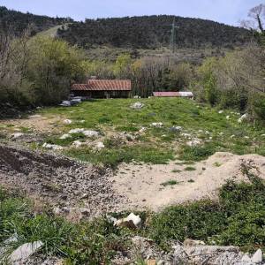 Prodaja zemljišta 1100 kvadrata