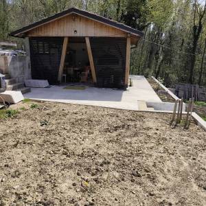 Prodaja zemljišta 1100 kvadrata