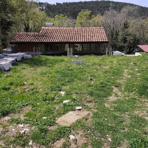 Prodaja zemljišta 1100 kvadrata