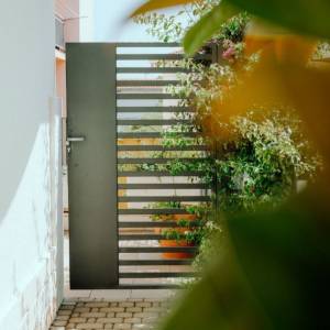 PRODAJE SE APARTMAN I BAŠKOJ VODI ( KRVAVICA )