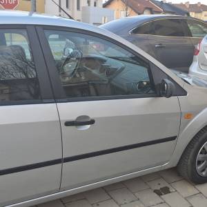prodaje se Ford Fiesta