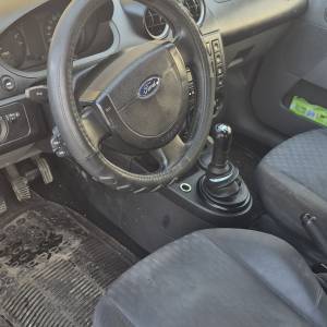 prodaje se Ford Fiesta