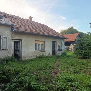 Prodajem kuću za rušenje ili kompletnu adaptaciju