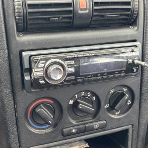 Prodajem opel astru 2000 god nije reg ali moze se reg  nema ulaganja