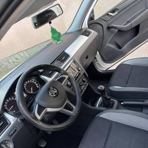 Prodajem Skoda rapid 1,4tdi