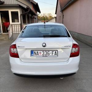 Prodajem Skoda rapid 1,4tdi
