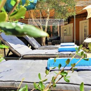 Rogoznica, Zečevo Rogozničko, uređena i kompletno opremljena kuća