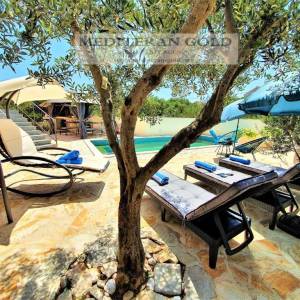 Rogoznica, Zečevo Rogozničko, uređena i kompletno opremljena kuća