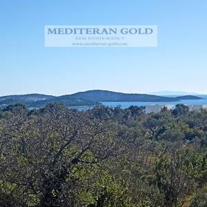 Rogoznica, Zečevo Rogozničko, uređena i kompletno opremljena kuća