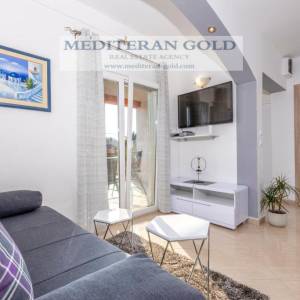 Rogoznica, Zečevo Rogozničko, uređena i kompletno opremljena kuća