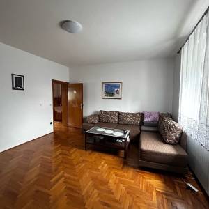 Sesvete - Stan u kući - prizemlje - 104 m2 + vrt + garaža!