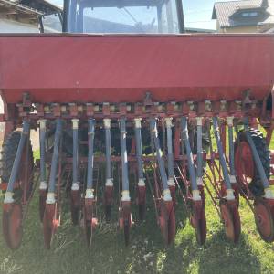 Sijačica za pšenicu i žito IMT 15 redova