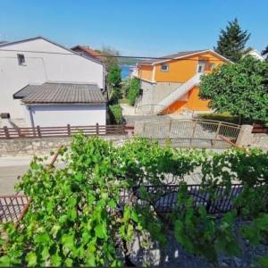 SNIŽENO! Gornji Karin kod Zadra – Samostojeća kuća s dva stana 100 m2!