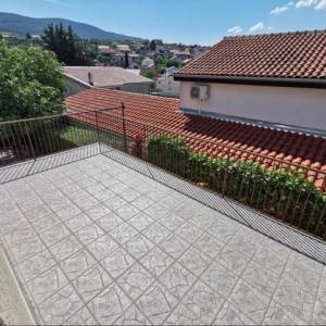 SNIŽENO! Gornji Karin kod Zadra – Samostojeća kuća s dva stana 100 m2!