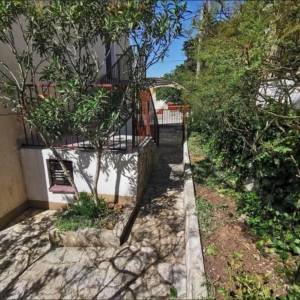 SNIŽENO! Gornji Karin kod Zadra – Samostojeća kuća s dva stana 100 m2!