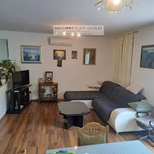 Stan: Žrnovnica, 93.00 m², dugoročni najam