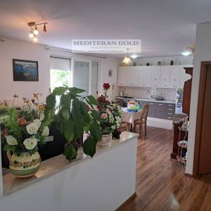 Stan: Žrnovnica, 93.00 m², dugoročni najam