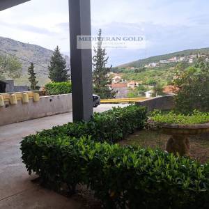 Stan: Žrnovnica, 93.00 m², dugoročni najam