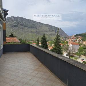 Stan: Žrnovnica, 93.00 m², dugoročni najam