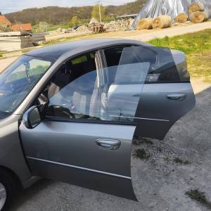 subaru legacy 2.0 121kw sa plinom automatik