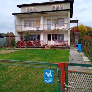 Troetažna kuća u Križu kod Ivanić grada