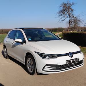 VW Golf 8 2,0 TDI 2022god. 118,000km, panorama, Q-light, keyless