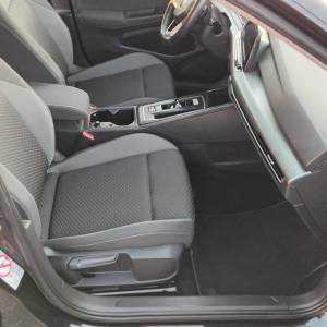 VW Golf 8 2,0TDI  Active oprema DSG, matrix