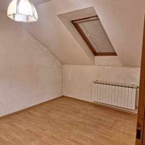 Zagreb - Brestje, Tupekova, 4-sobni stan 85m2, terasa 11,60m2, 2VPM