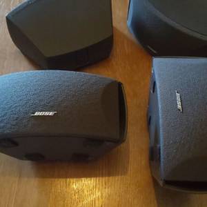 1x Bose TrueSpace Zvučnici